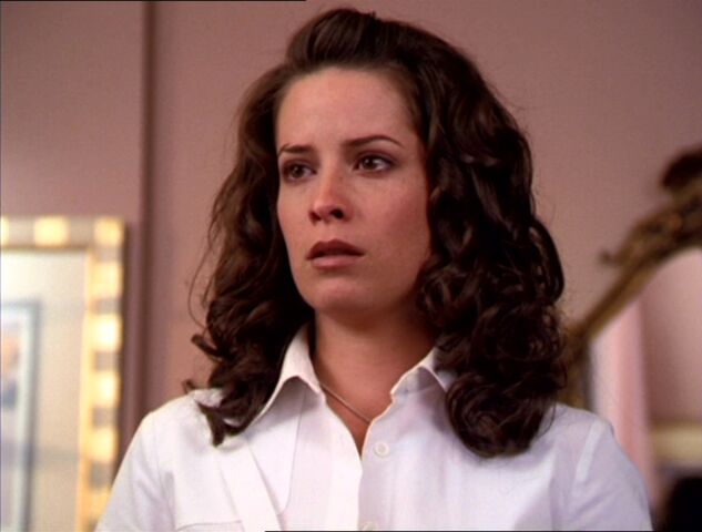 File:2x02-PiperHalliwell.jpg