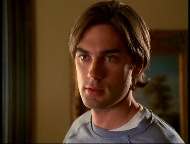 Фајл:6x12-Chris.jpg