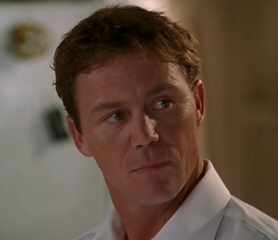 File:8x01-Leo.jpg