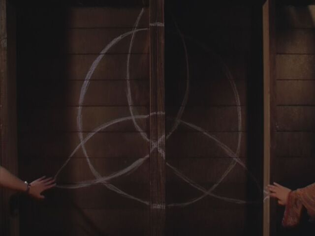 File:2x01-triquetra.jpg