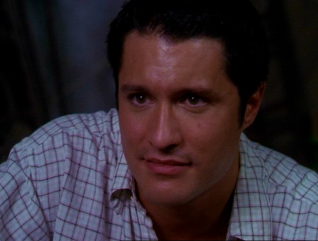 File:Christopher 3x02.png