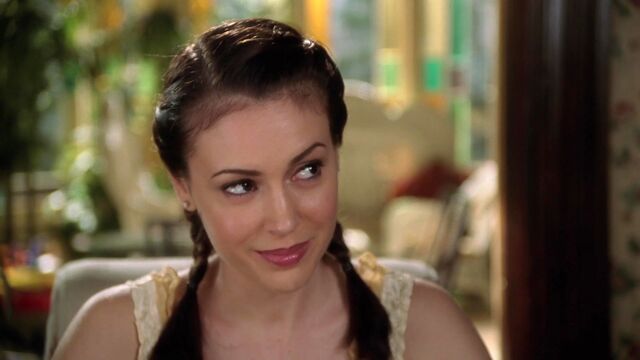 File:8x22-Phoebe.jpg