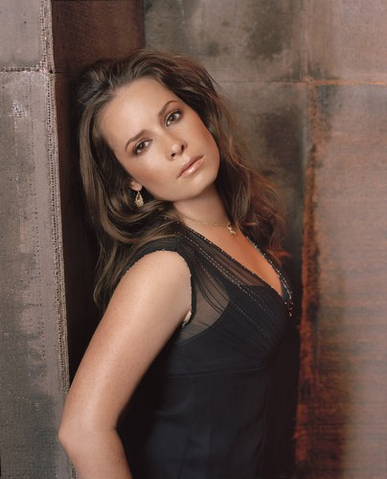 Bestand:Piper Halliwell.png