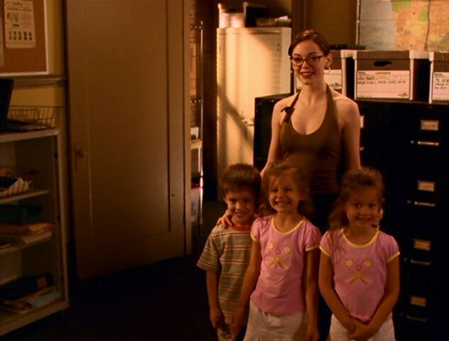 File:8x22-PaigeChildren.jpg