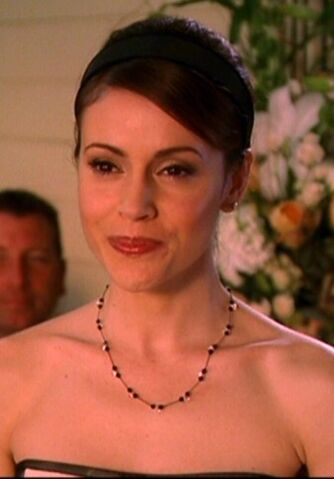 Ficheiro:Phoebe-EC.jpg