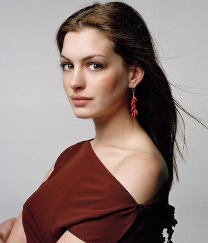 File:Anne Hathaway .jpg