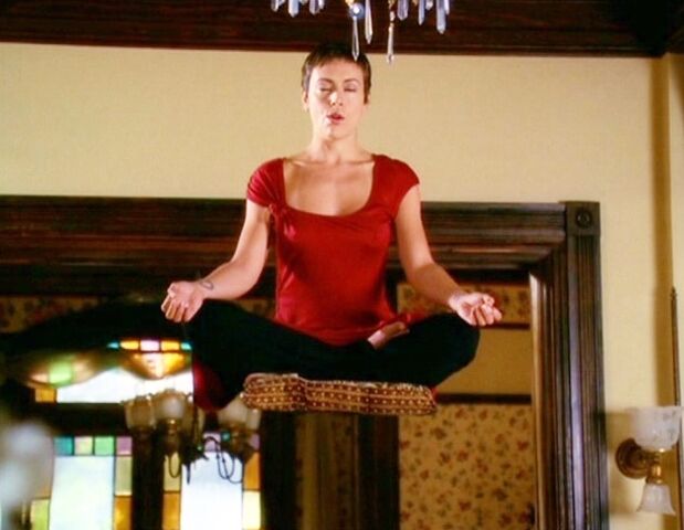File:Phoebe Levitating.jpg