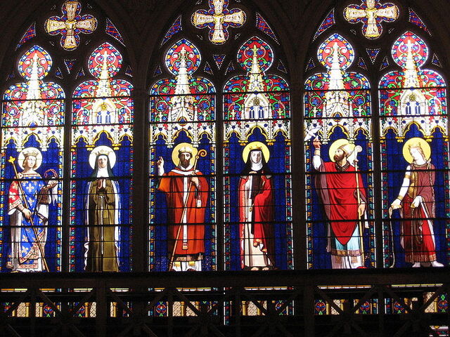 Fichier:Dreux Vitraux chapelle royale.jpg