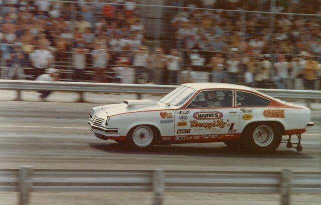 File:BillGrumpyJenkins1975Dragster.jpg