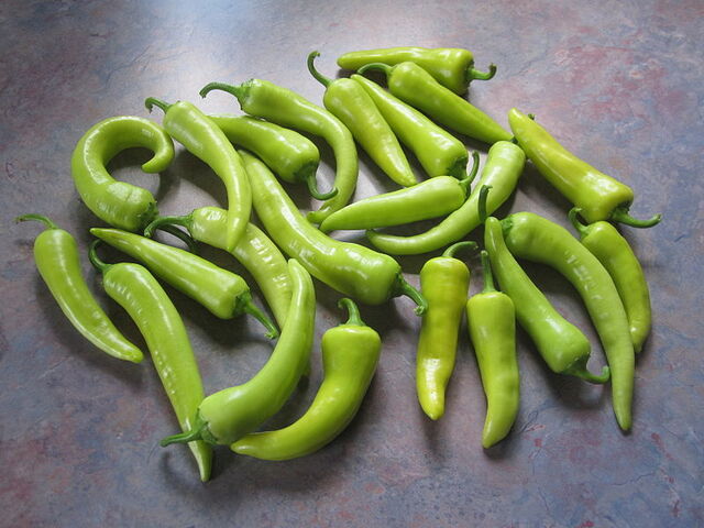 File:800px-Banana Peppers 20120903.jpg