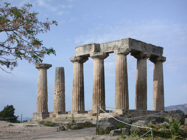 File:CorintoScaviTempioApollo.jpg