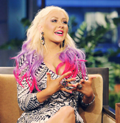 File:Christina-aguilera-jay-leno thelavalizard.jpg