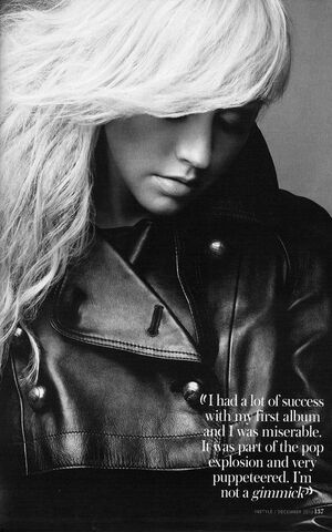 File:Christina-aguilera-isuk1110-3.jpg