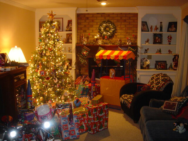 File:Jjlivngroom.jpg