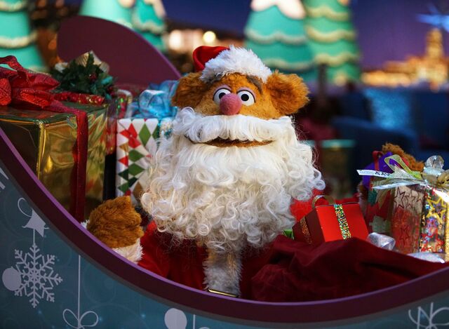 File:Fozzie Santa M15 1x10.jpg