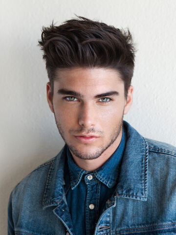 Dosya:Charlie Matthews - Christian.jpg