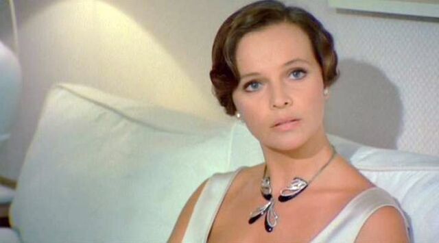 File:Laura Antonelli (Sessomatto).jpg