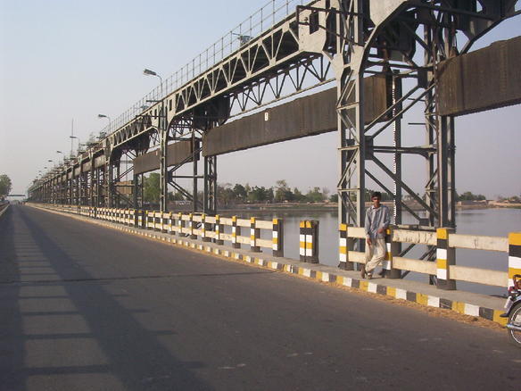 File:SUTLEJ BRIDGE.gfr..jpg