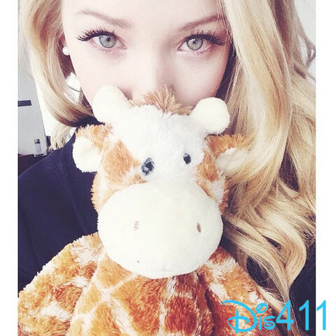 File:Dove-cameron-jan-15-2014-flying.jpg