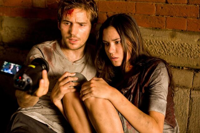 File:Cloverfield Stills-17.jpg