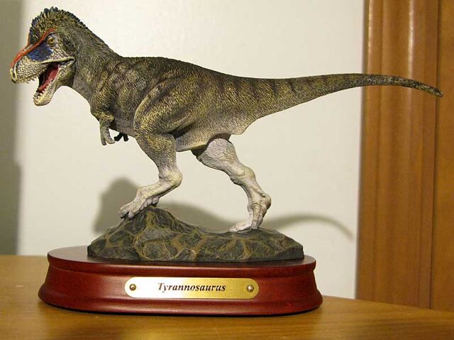 File:Tyrannosaurusstatue.jpg