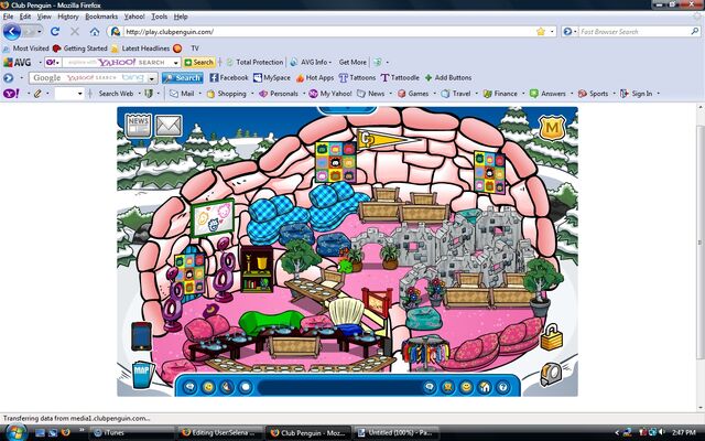 File:Selena82822igloo.jpeg