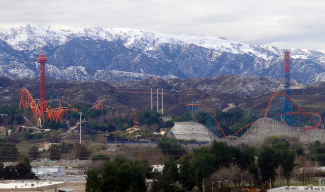 File:Magic Mountain Overview Snow.jpg