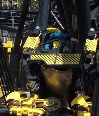 File:PAY-The-smiler-crash-at-Alton-Towers.jpg