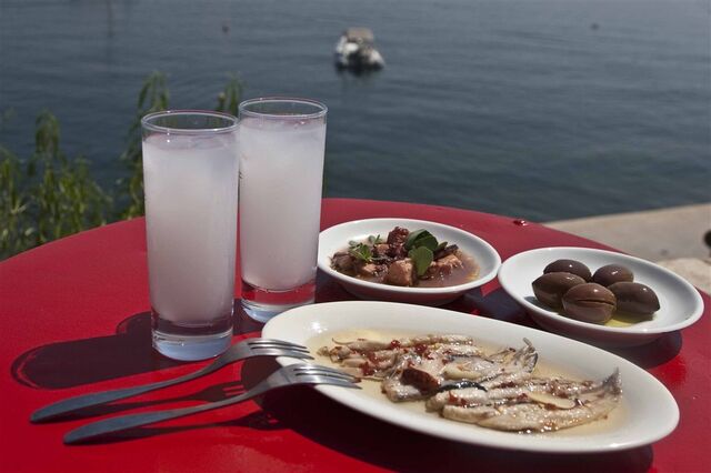 File:Greek hot summer drink.jpg