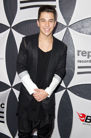 File:Austin Mahone-post grammys 2015.jpg