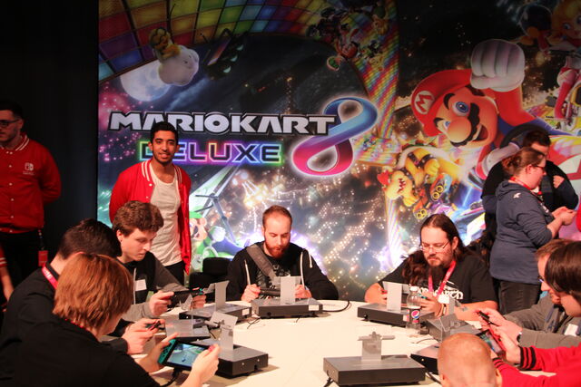 Fichier:Switch Mariokart.jpeg