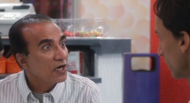 File:S04E12-Gobi no film school.jpg