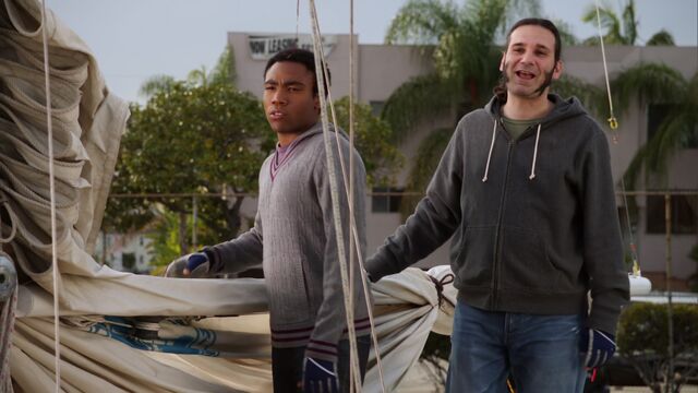 File:S01E17-Star-Burns sailing.jpg