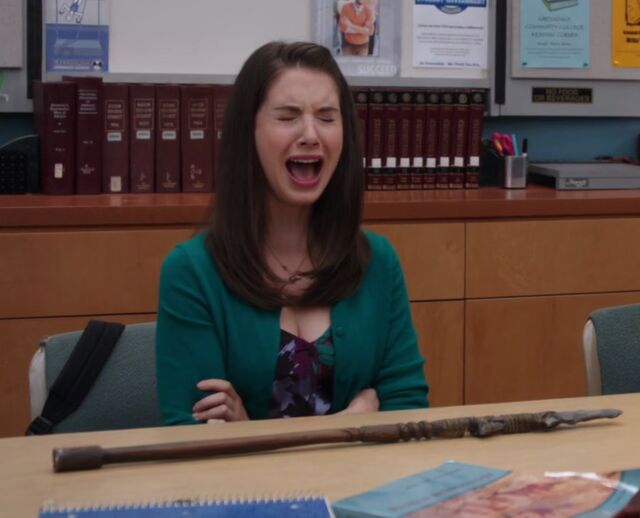 File:2x1 Annie crying.jpg
