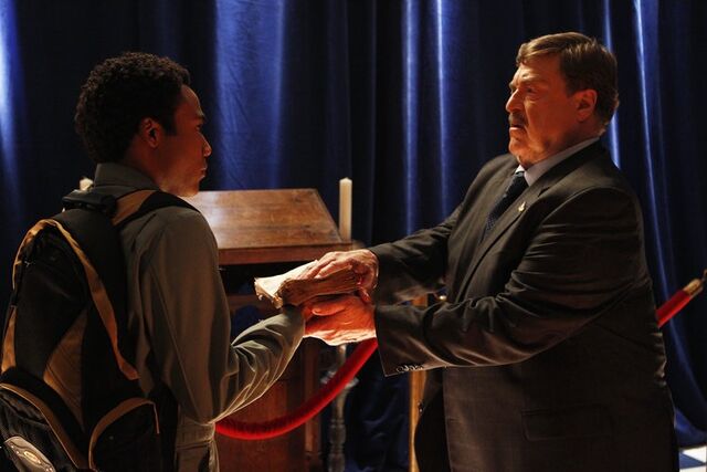 File:3x22 Promotional photo 13.jpg