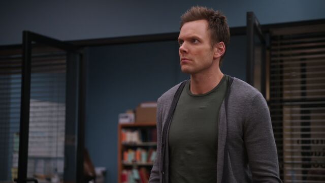 File:S01E17-Jeff panties announcement.jpg