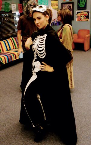 File:Annie skeleton costume.jpg