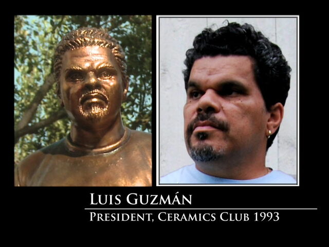 File:3x08-Luis Guzman statue.jpg