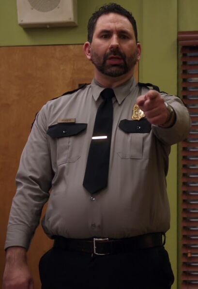 File:S01E11-Cackowski pointing.jpg