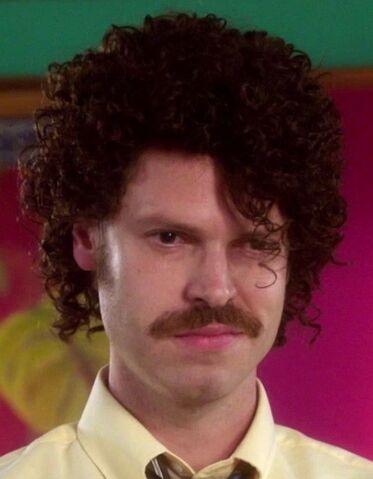 File:Señor Kevin's manager.jpg