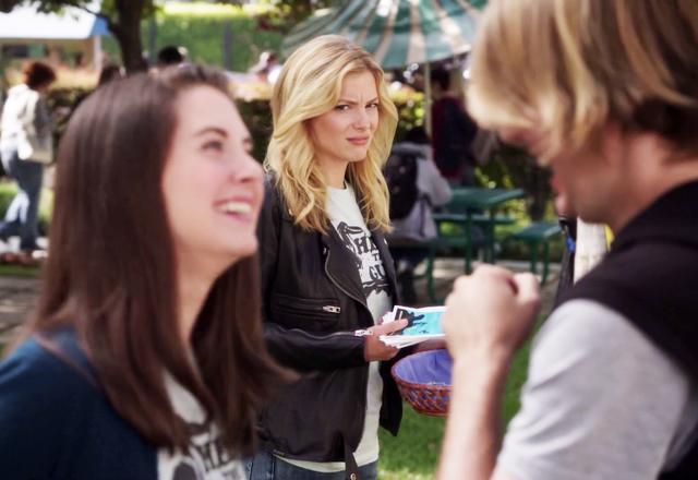 File:2X3 Britta's feminst senses are tingling.png