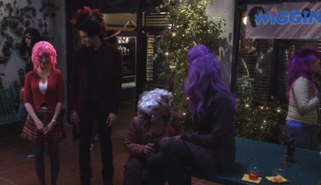 File:S03E19-Wiggin Out party.jpg