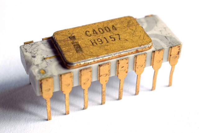 File:Intel C4004.jpg