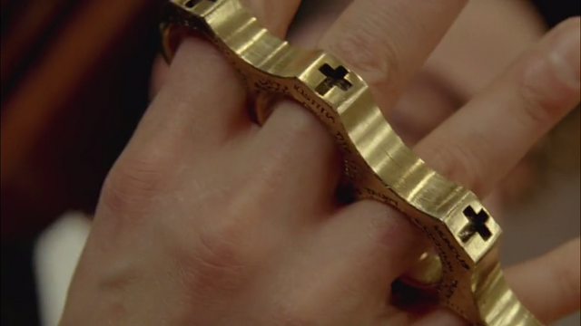 File:Gold Knuckles.png