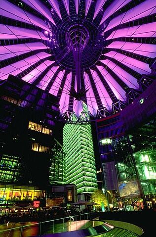Fichier:395px-SonyCenterAtNight.jpg