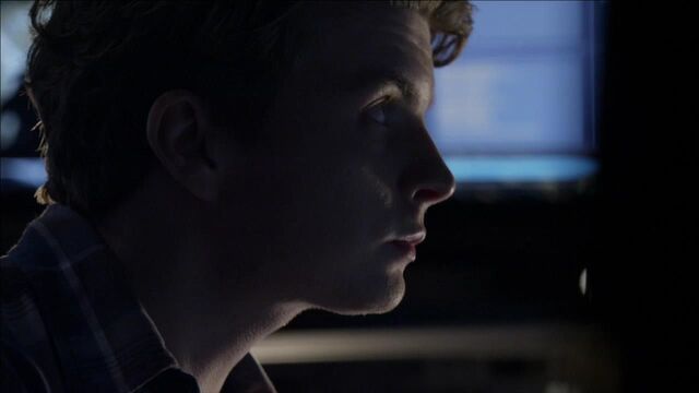 File:1x02 alec serious.jpg