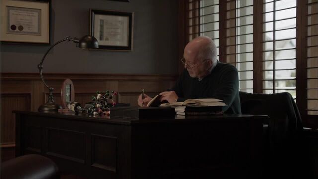 File:1x02 dr fraser.jpg