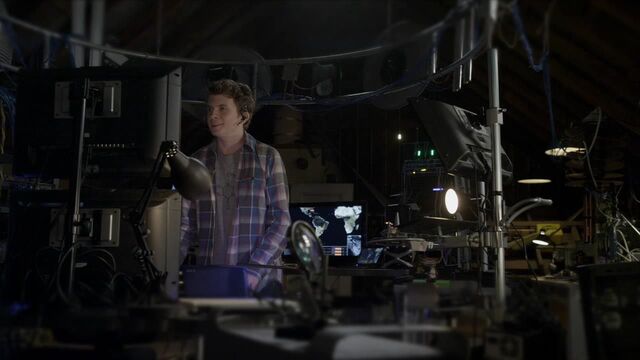 File:1x02 boundaries alec.jpg