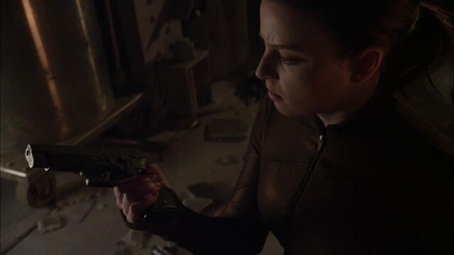 File:1x02 real gun.jpg