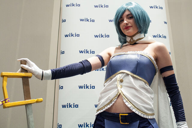 File:SayakaMiki NYCC.jpg